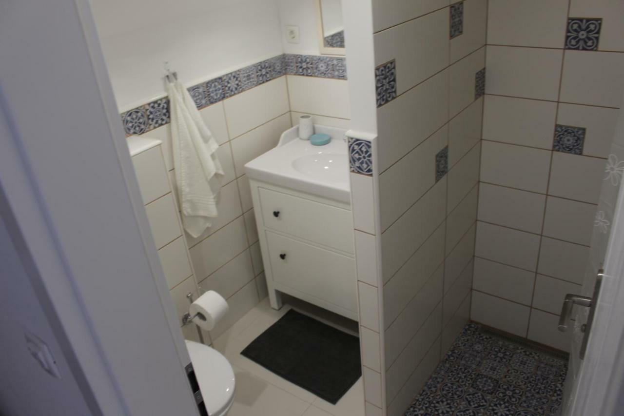 Apartments Helena ビビニェ エクステリア 写真